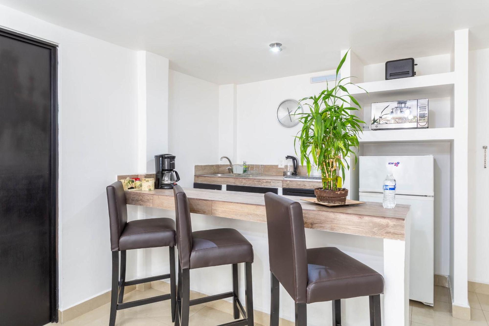 259 Condesa Apartahotel 3*