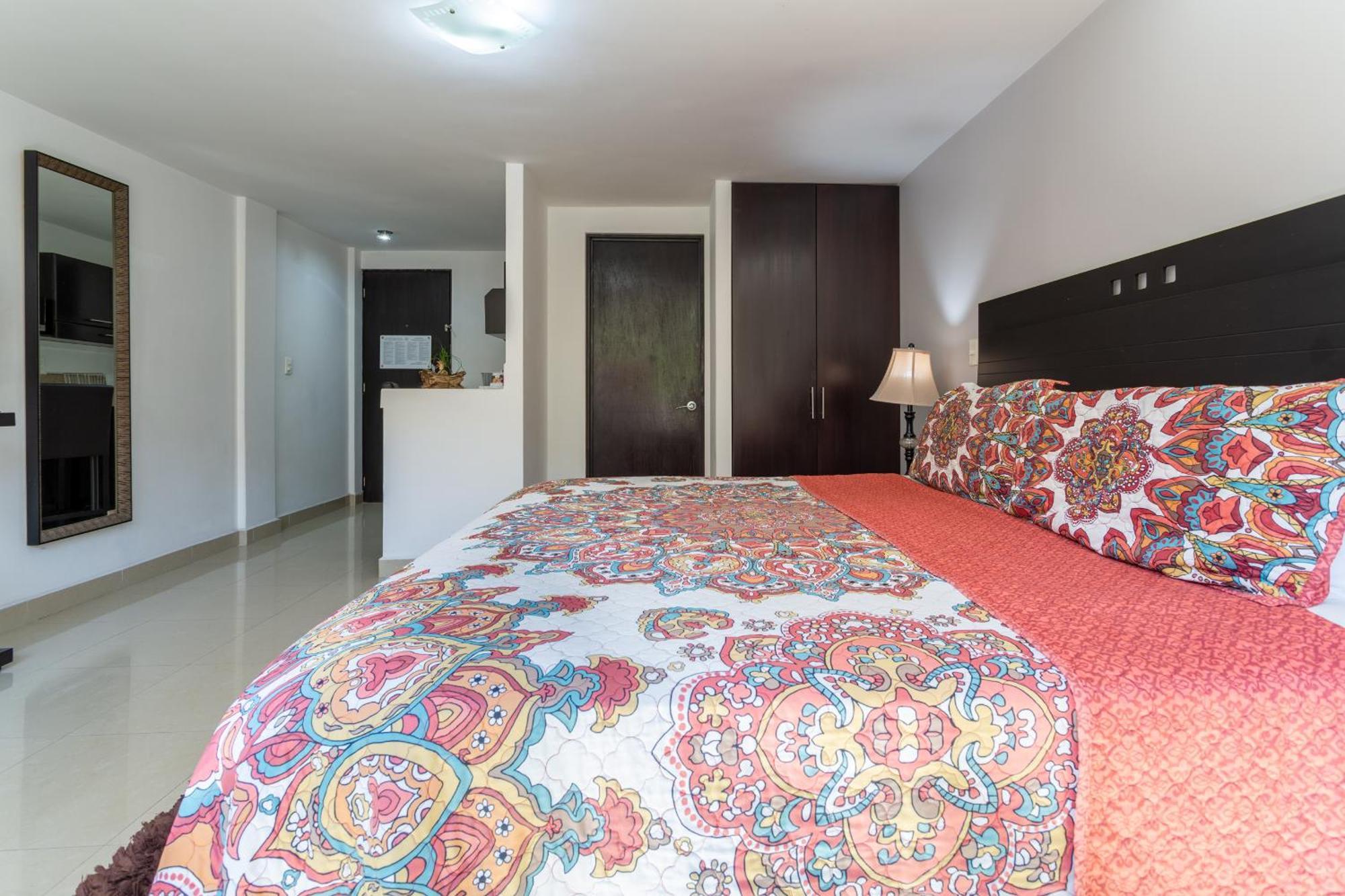 259 Condesa Apartahotel 3*