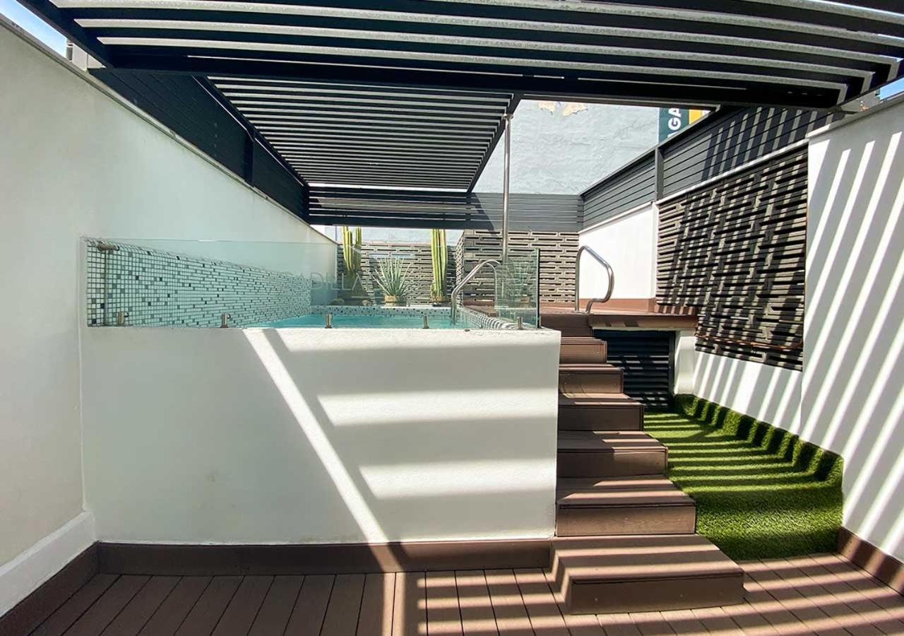 Cadillac Boutique 4*