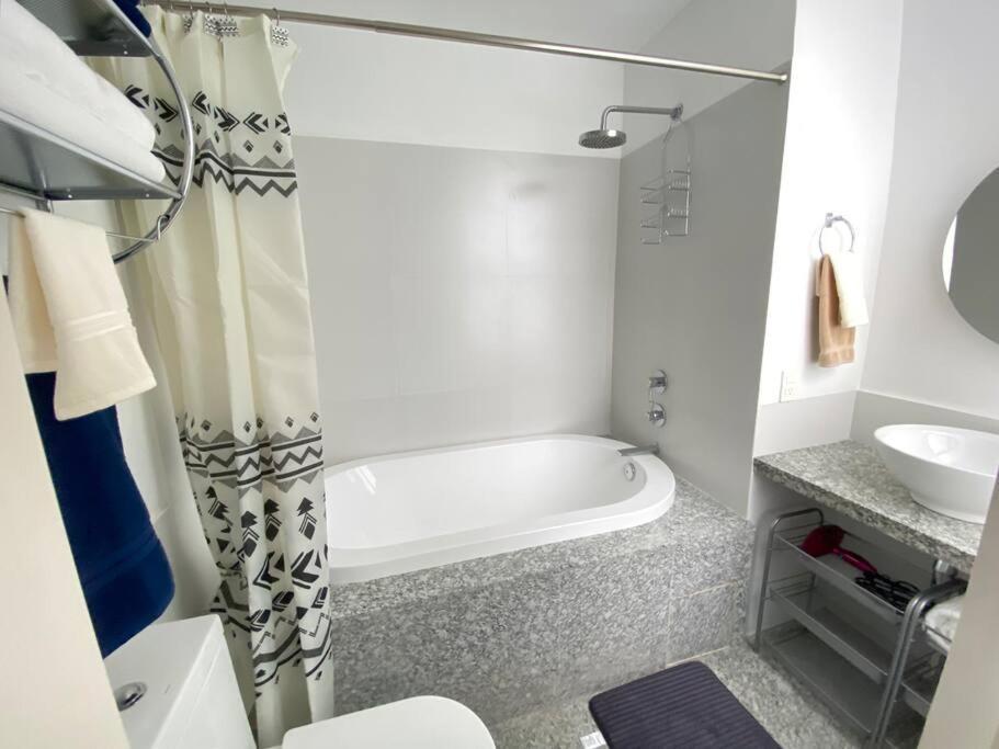 Amplio Apto Con Excelente Ubicacion En La Condesa Apartamento *