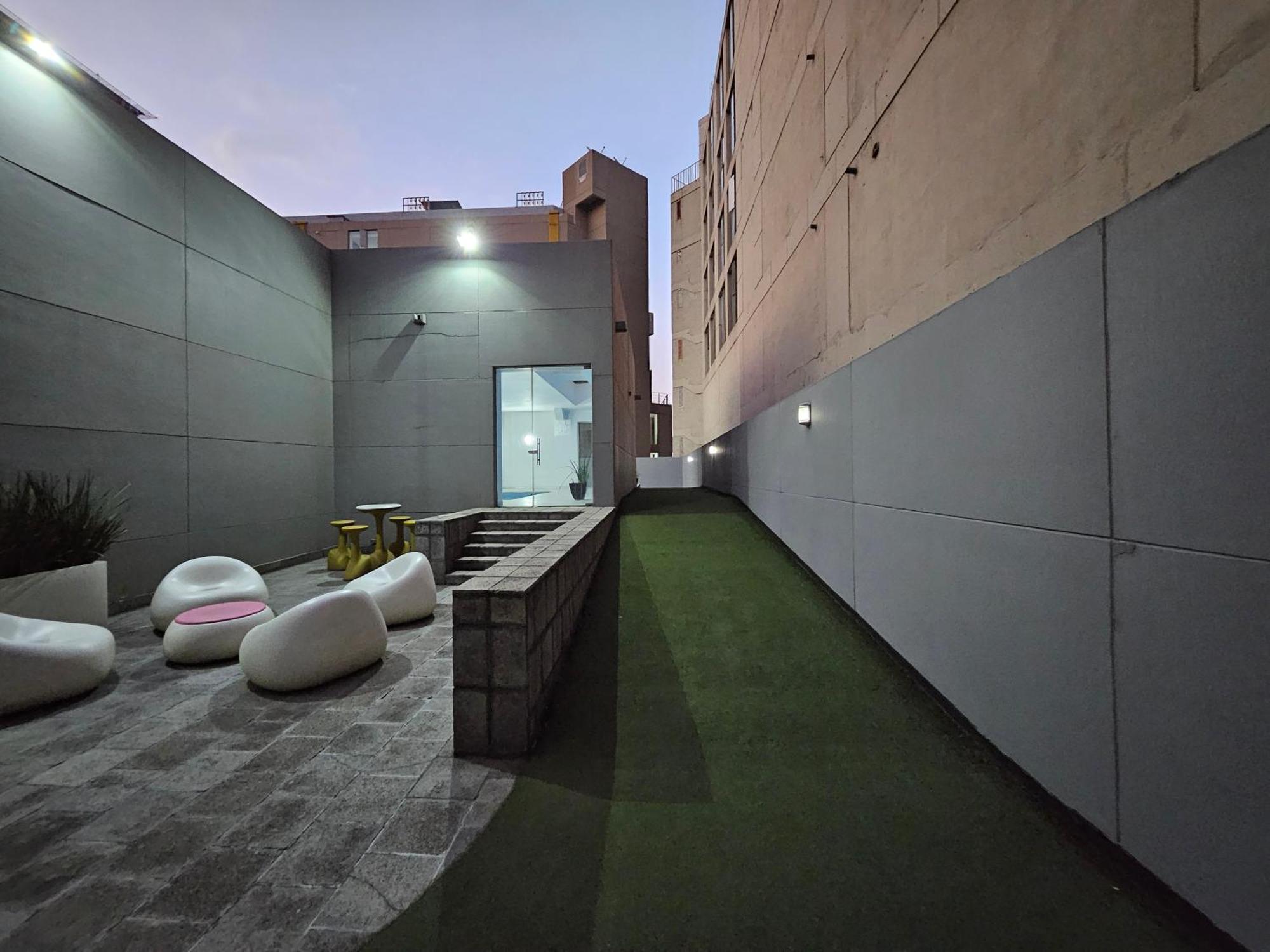 Bed and breakfast Urban Living Puerta Alameda