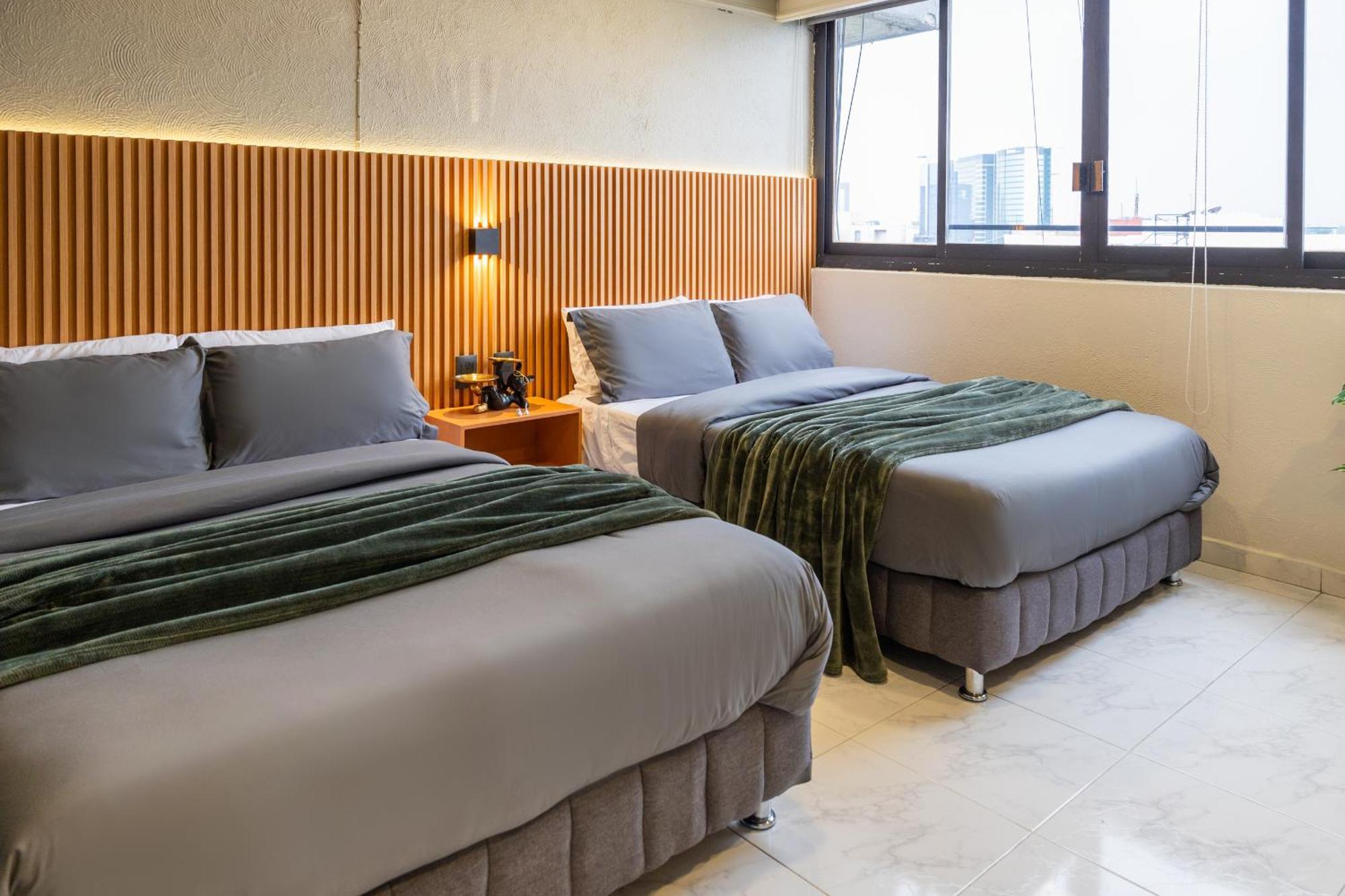 Posh Polanco Tvs And Desks In Each