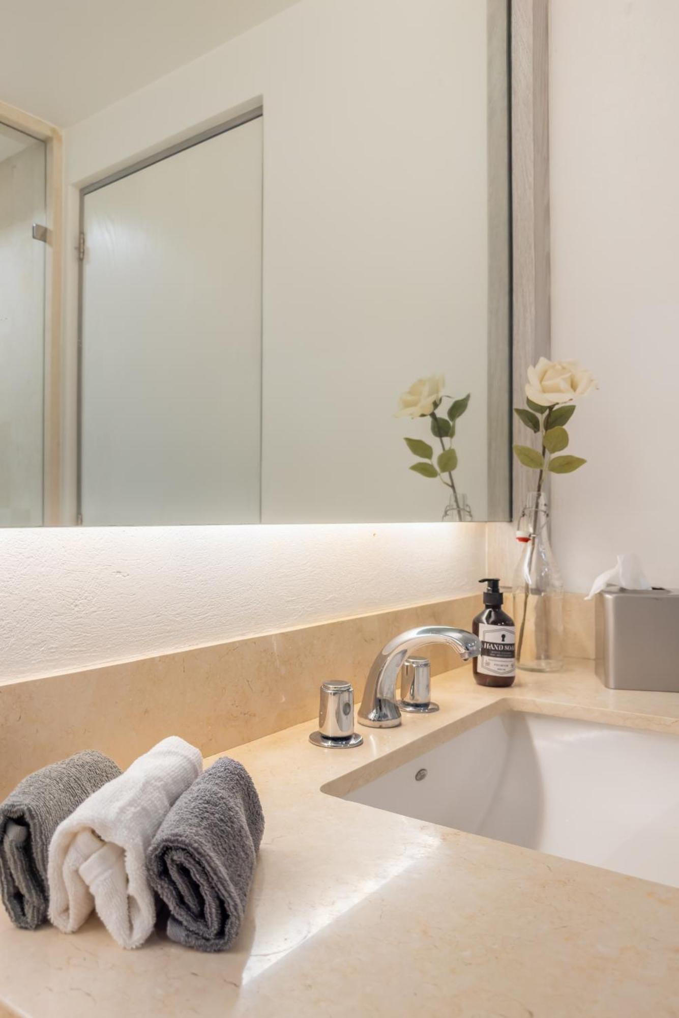 Apartamento Cozy Urban Rooftop Lounge Free Parking & Wifi