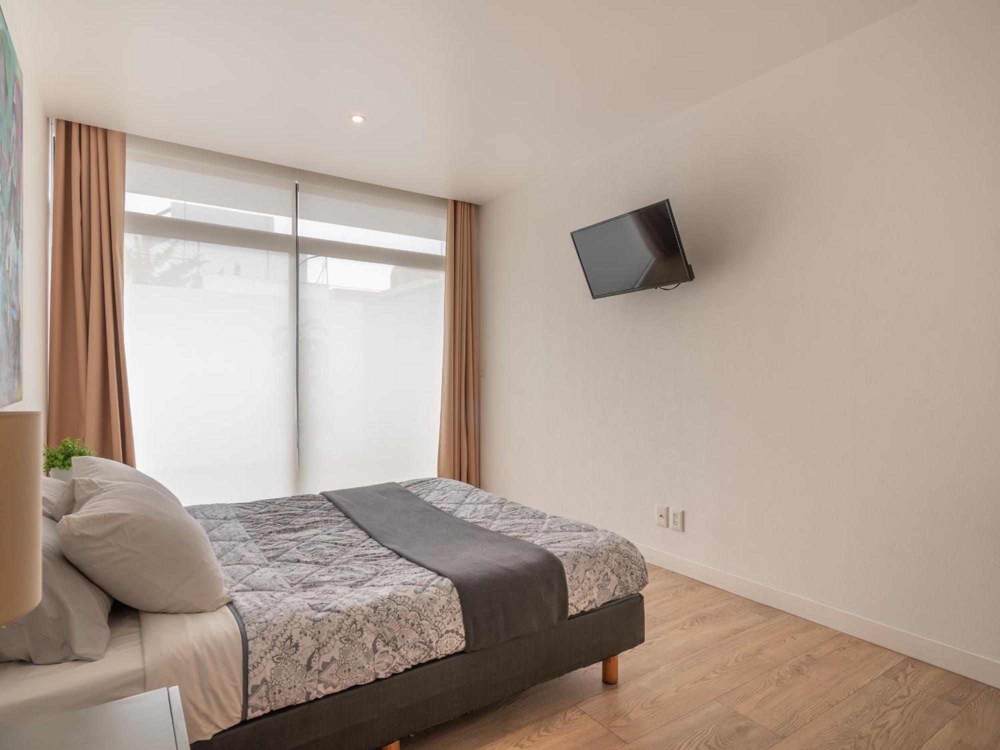 Gem Wifi, Laundry, Parking, Ideal Location