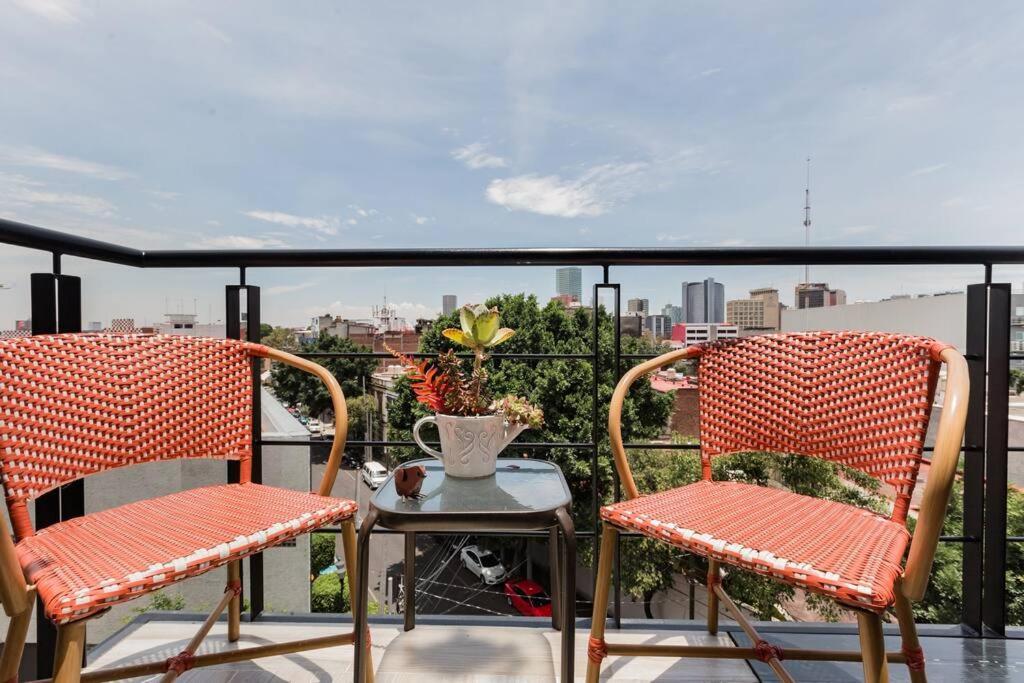 Apartamento Savor Views Over Breakfast At A Bold, Bohemian Escape