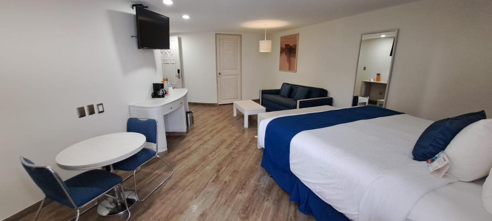 Hotel Century Reforma 4*