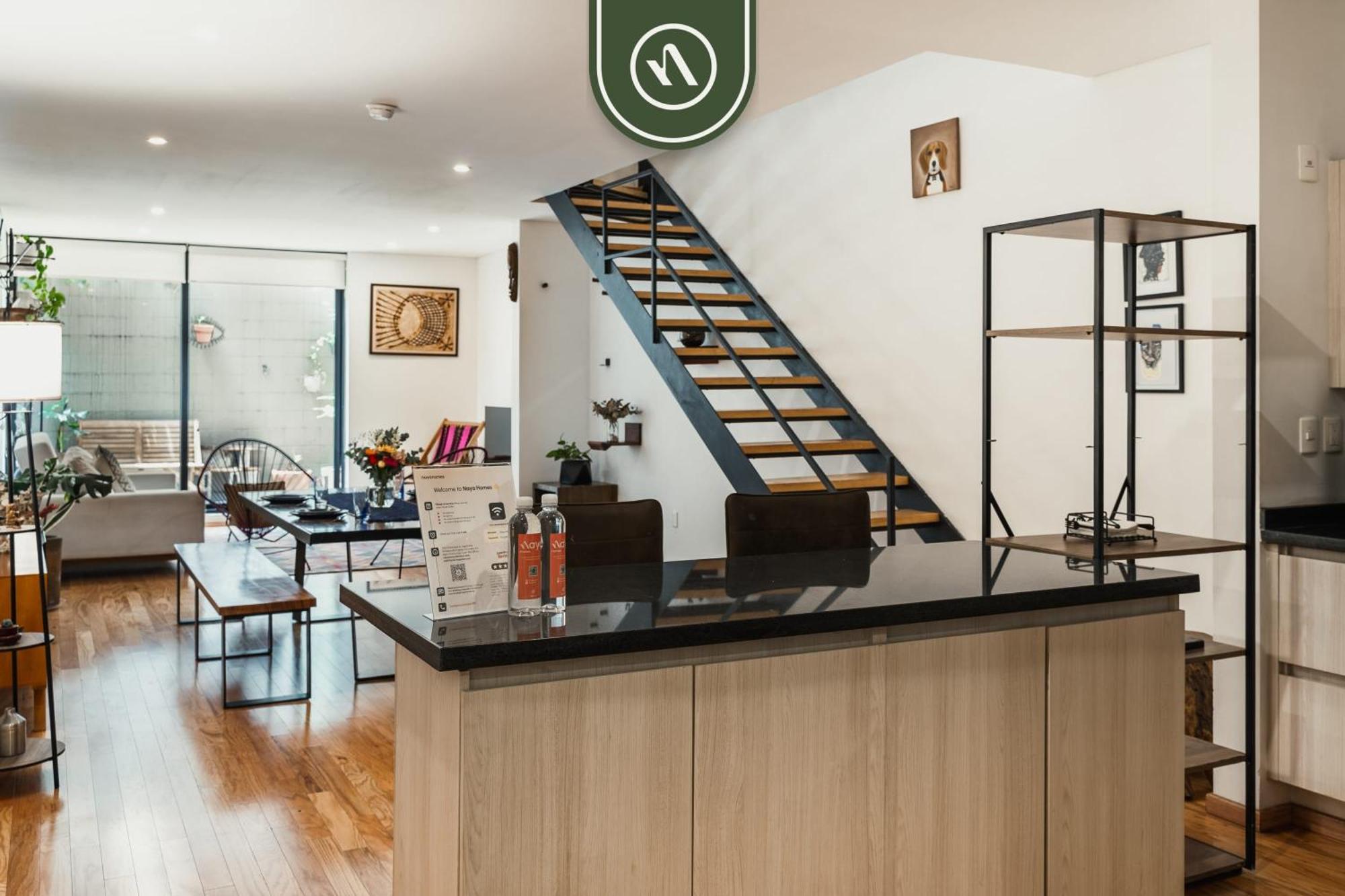 Two Story 2 Bedroom With Patio In Roma Norte *