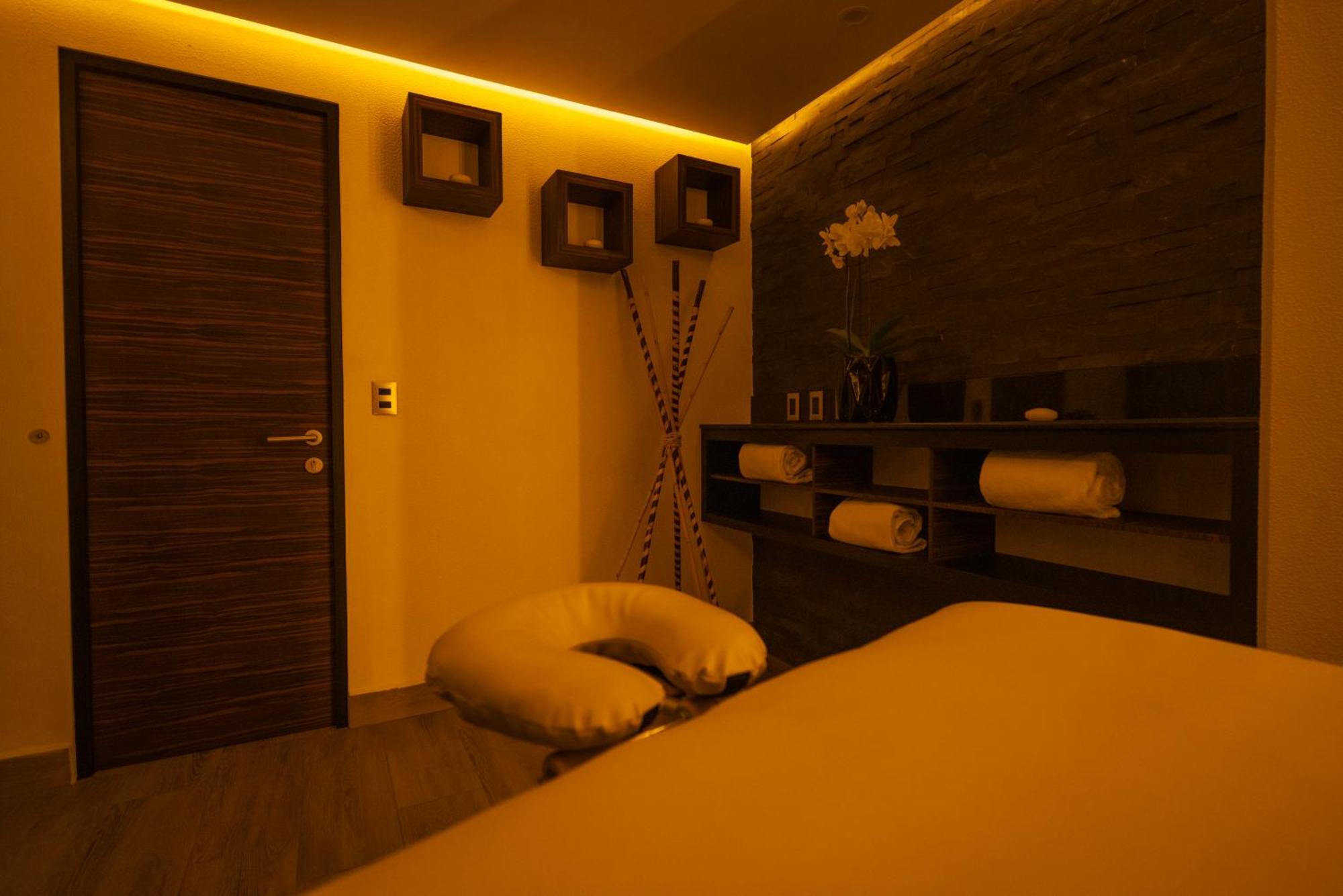 Abastos Plaza 4* Mexico City