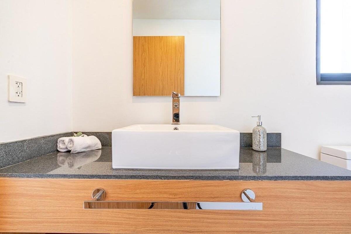 Wondrous 2bed/2bath
