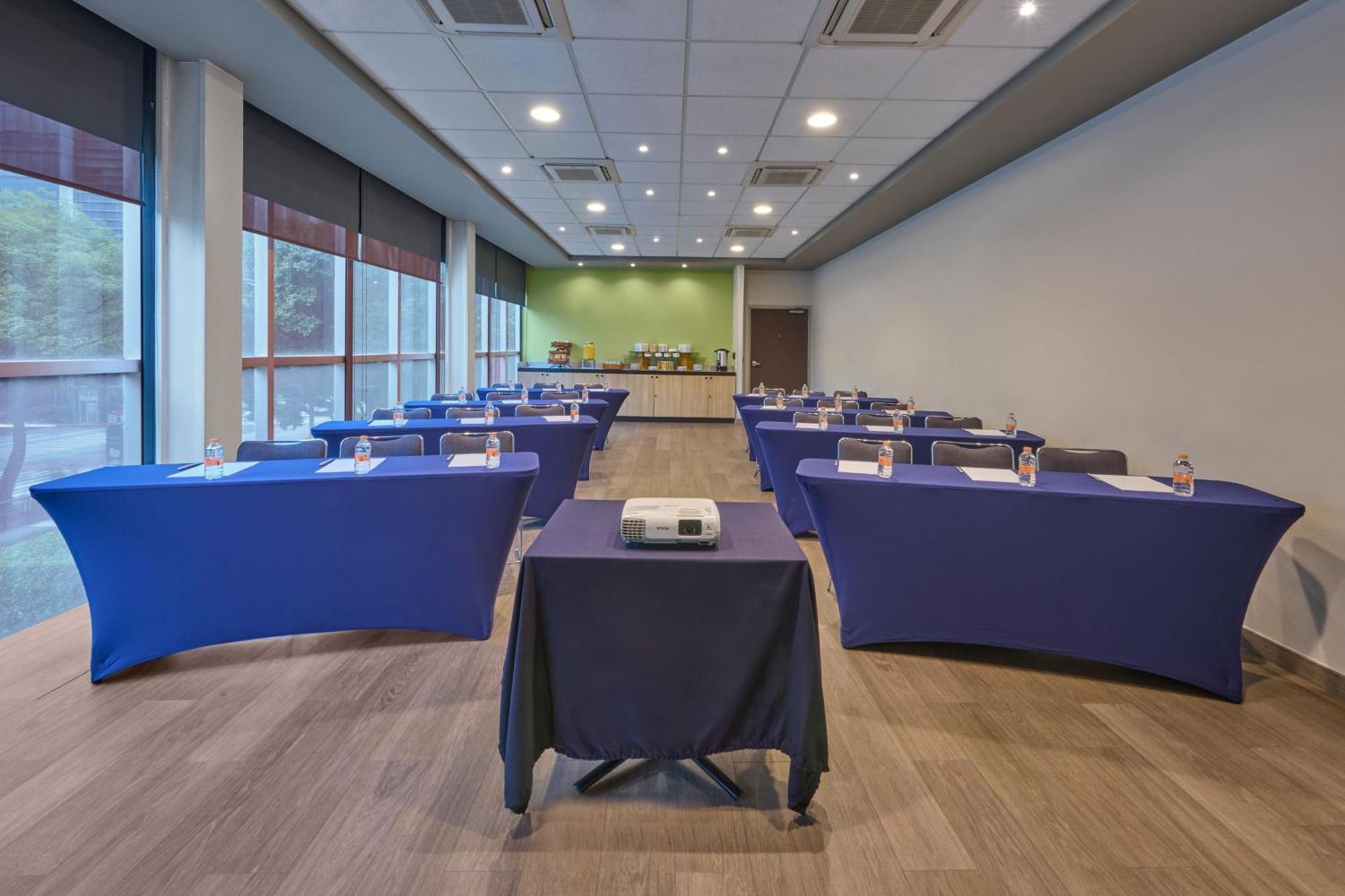 Hotel Express By Marriott Ciudad De Mexico Insurgentes Sur 3*
