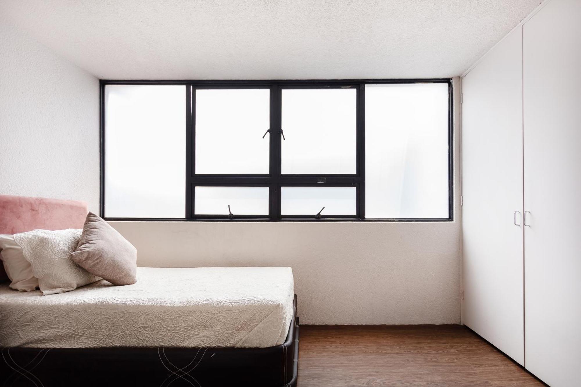 Apartamento Modern 2br In Roma - Sleeps 6- Parking- Fast Wifi