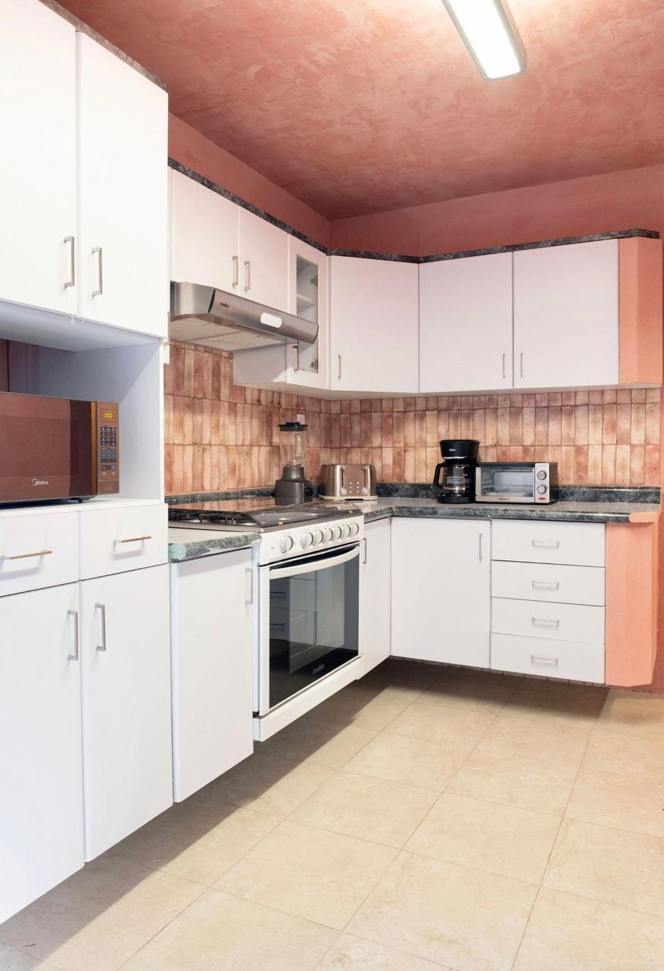 Combo Marrakesh House Kesh - Duplex, 2 Joint Houses.10br, 7.5 Bath, 22 Guest *
