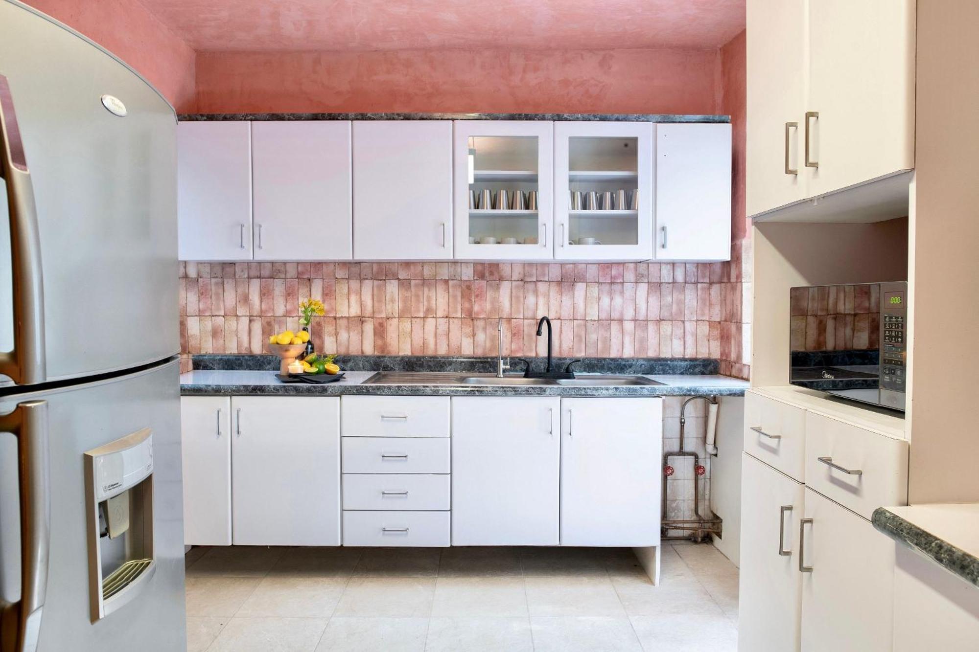 Combo Marrakesh House Kesh - Duplex, 2 Joint Houses.10br, 7.5 Bath, 22 Guest Сasa de vacaciones *