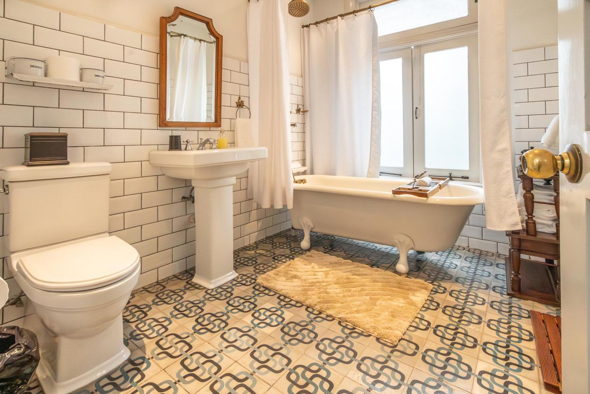 Casa Chapulin-mexican Eclectic In Roma Norte