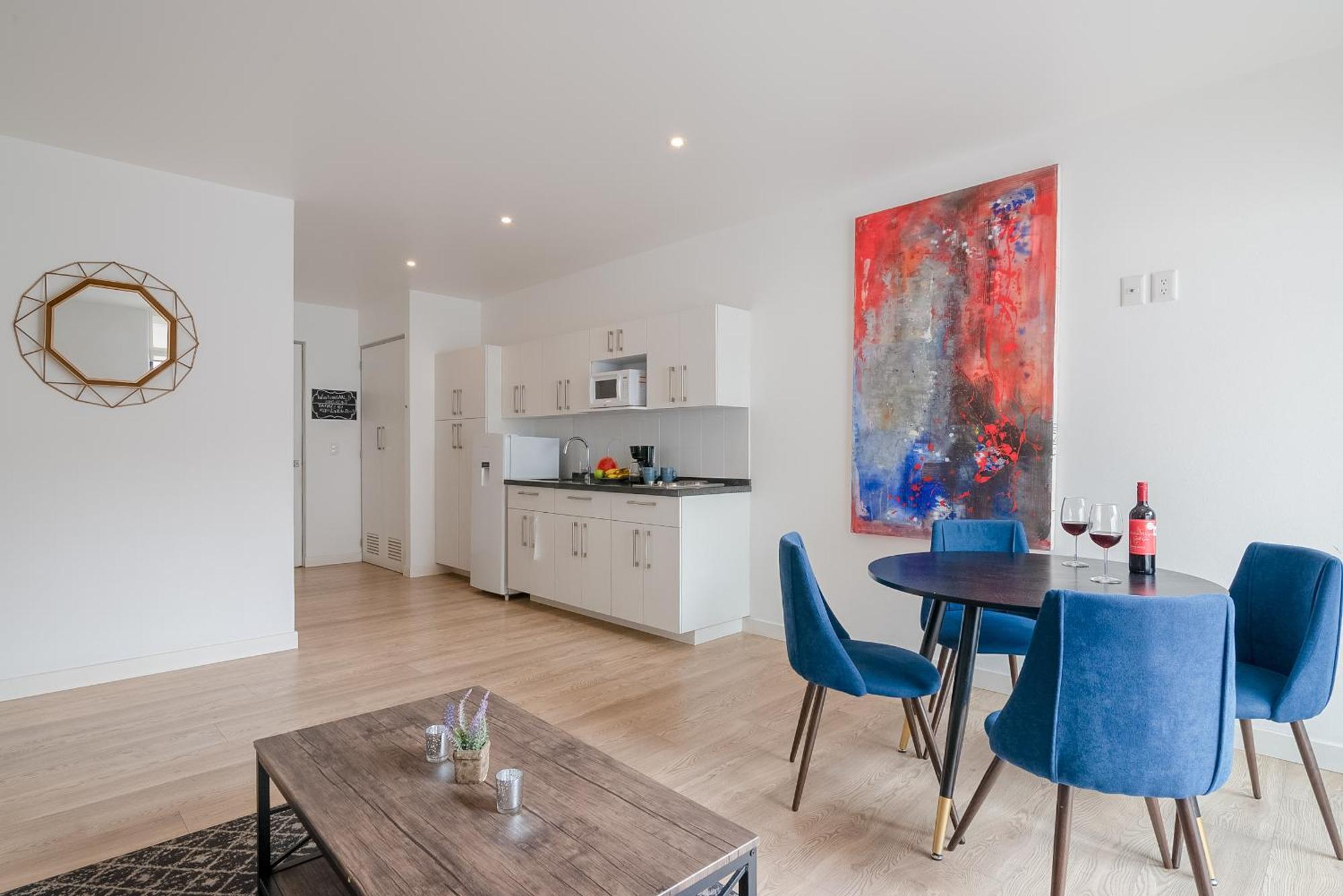 Apartamento Heart Of Citycozy W Balcony & Wifi