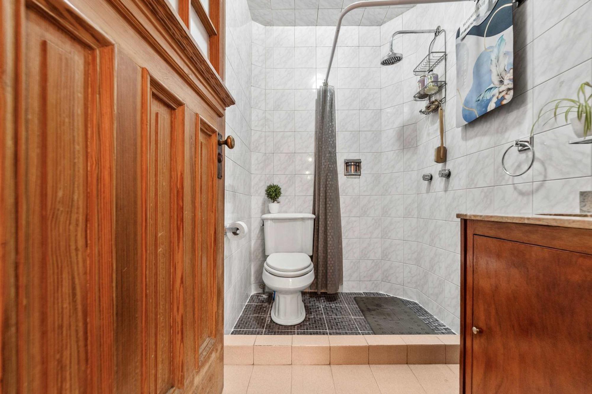 Charming 2-bedroom Retreat In Lomas De Bezares * Mexico City