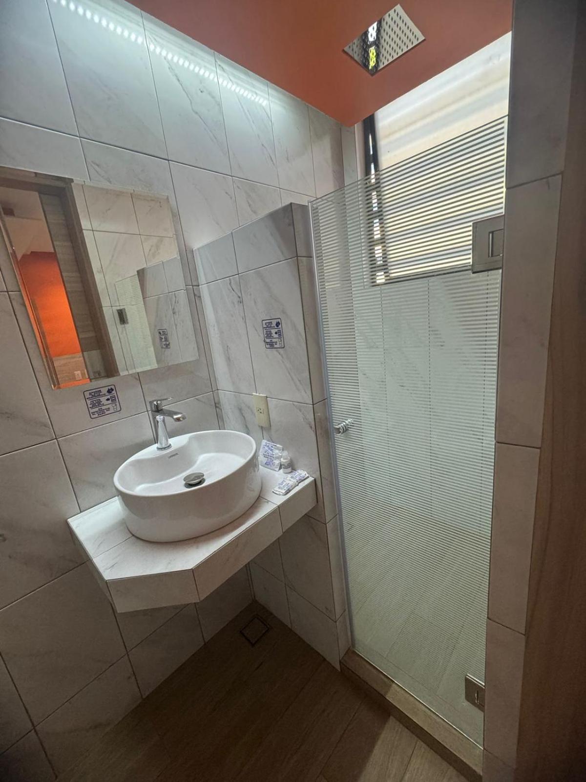 Hotel Moctezuma La *