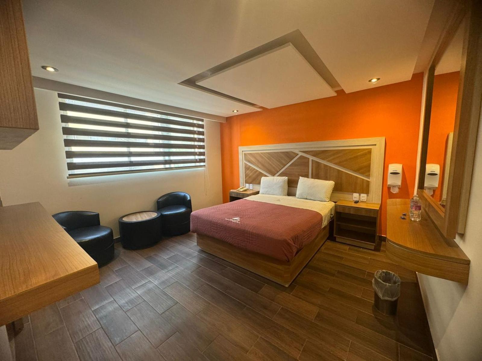 Moctezuma La Hotel *