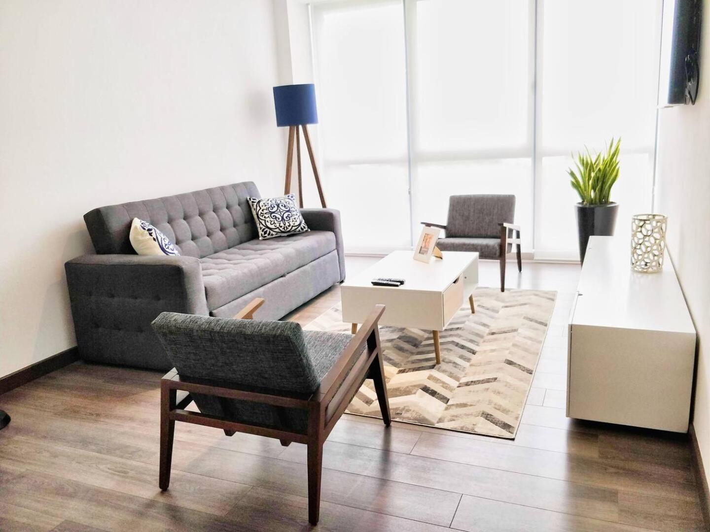 Apartamento Two Beautiful 1 Bedroom Apts, 2 Floors Hs Wifi! *