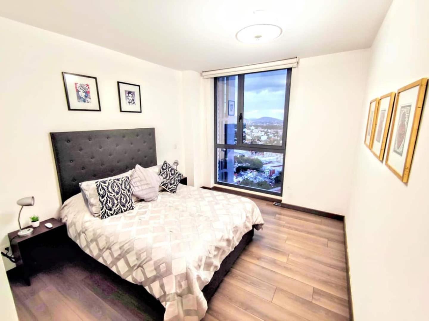Modern Hi-rise Amazing Views, Pool & Hs Internet! *