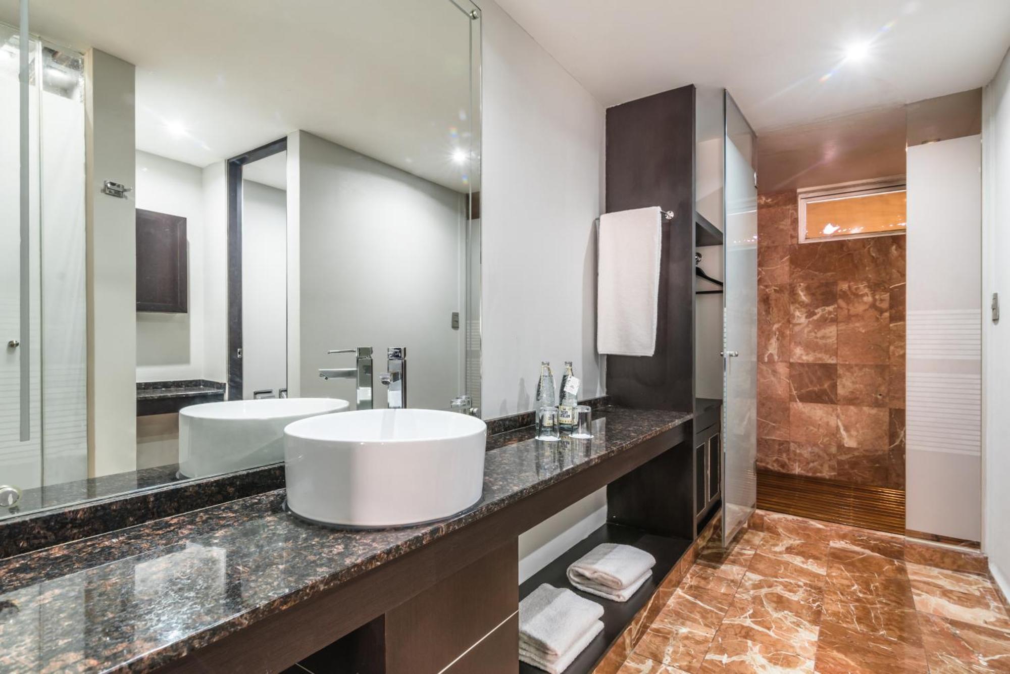 Exe Cities Reforma 4*