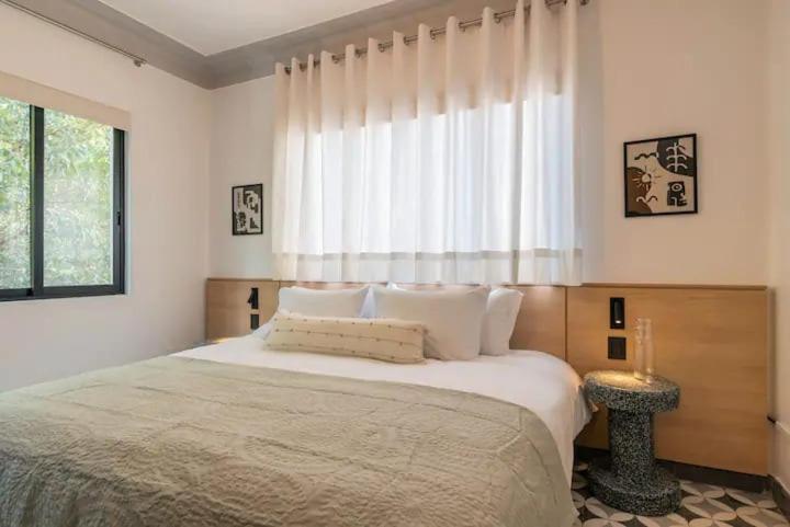Juarez Design Double - Charming 2 Bdr In *