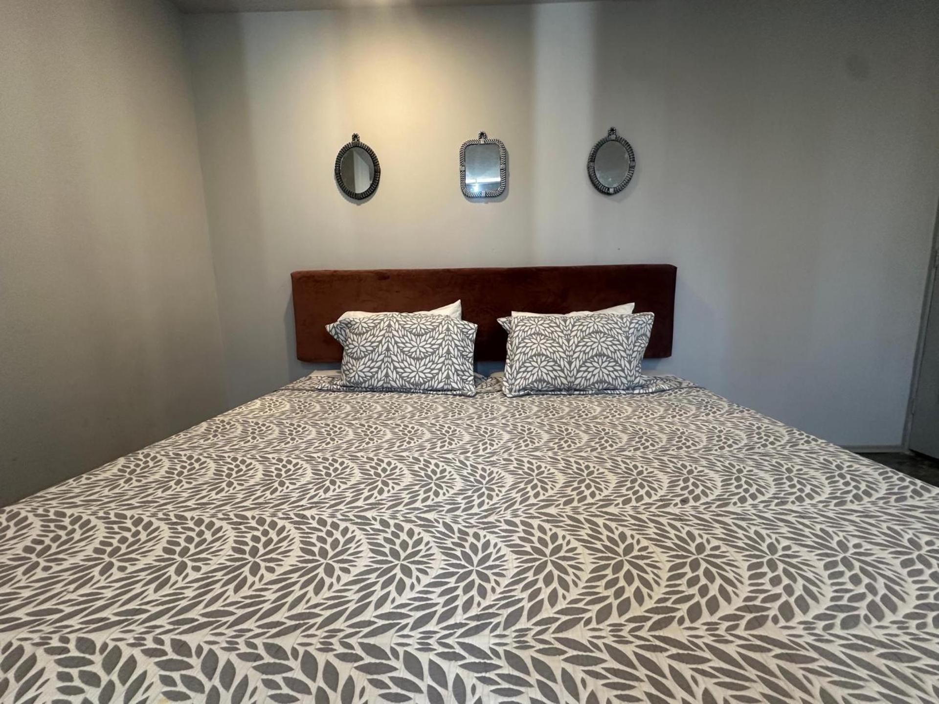 Modern Polanco - Parking- Elevator- Sleeps 10 *