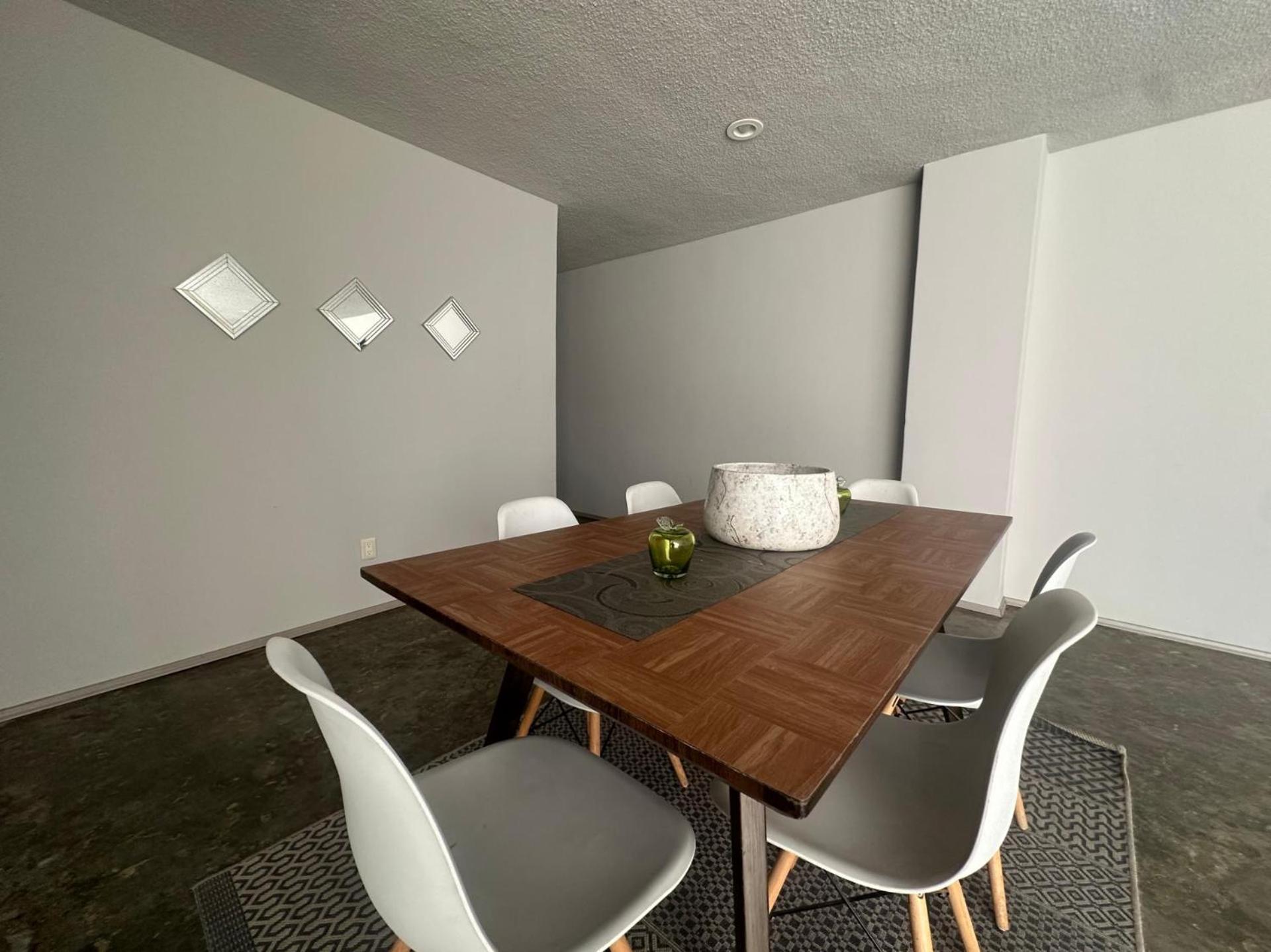 Modern Polanco - Parking- Elevator- Sleeps 10 *