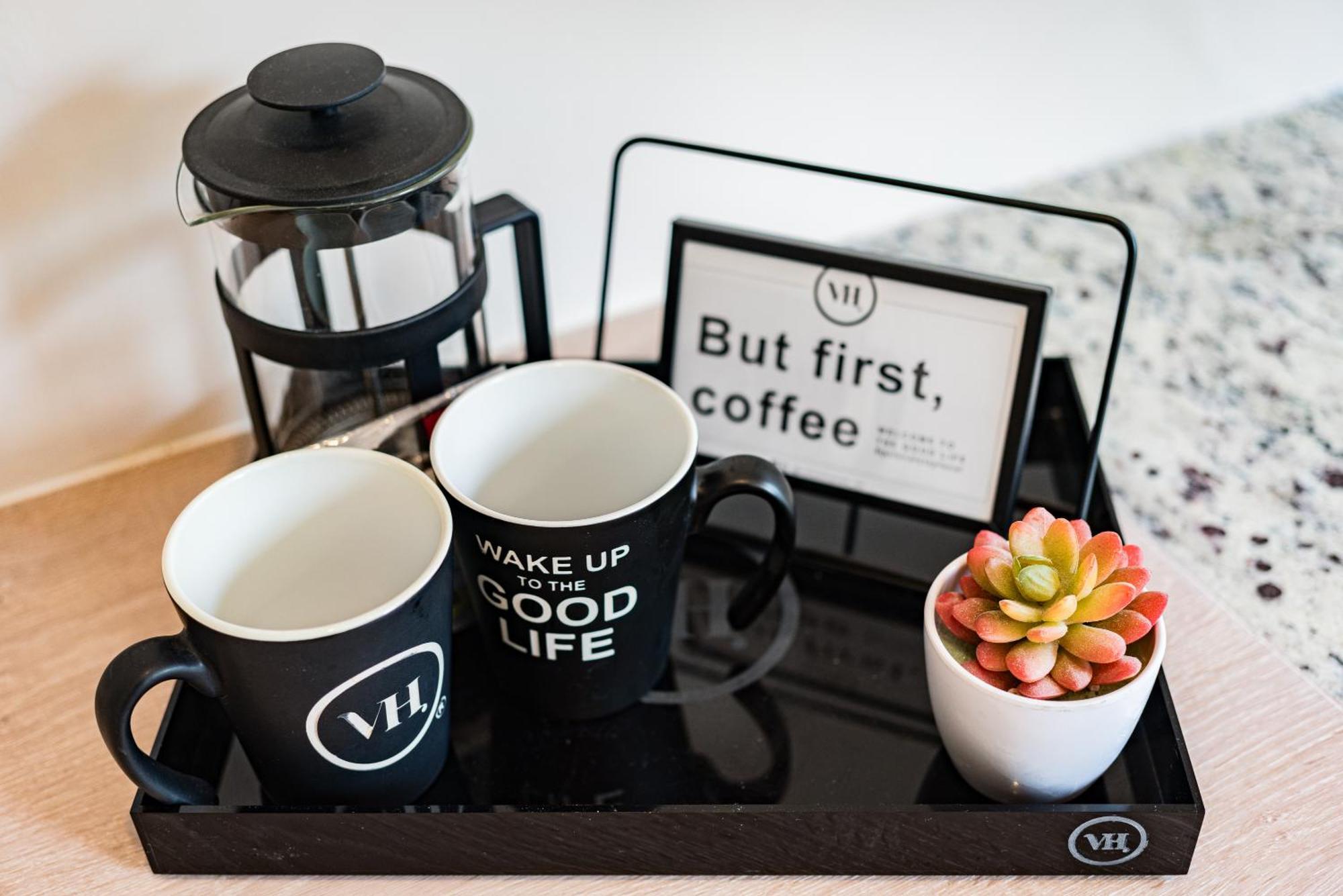 Tiny Desk By Vh Apartamento