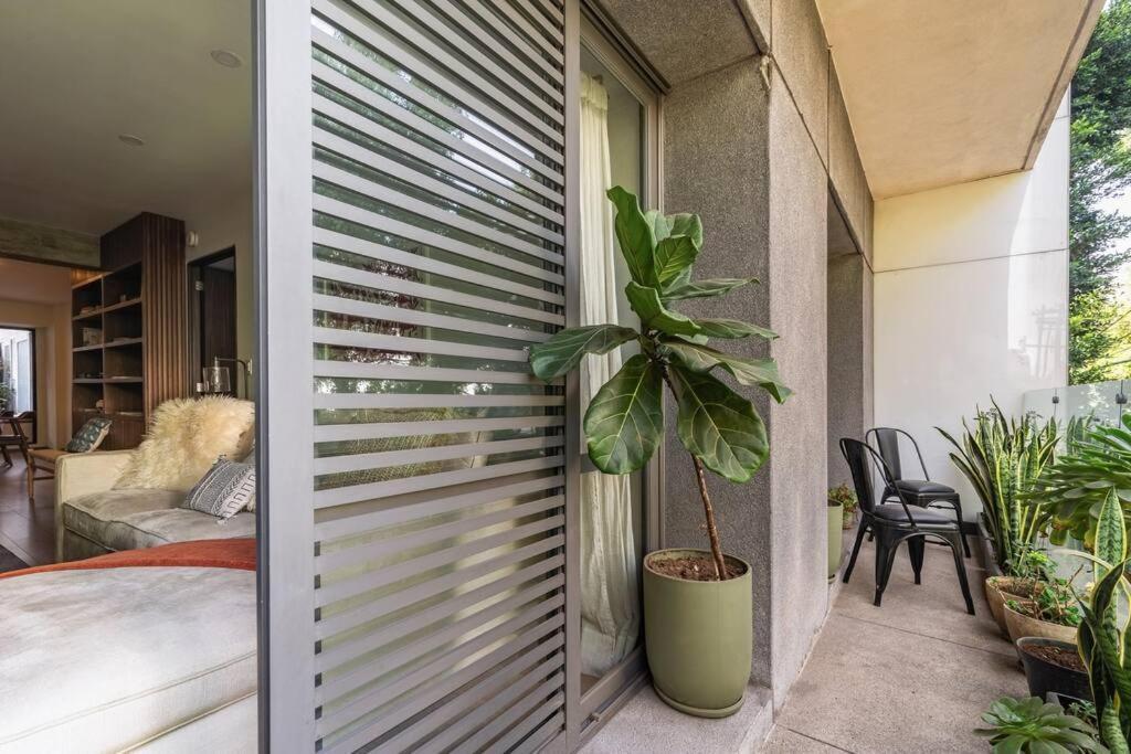 Private Office, Outside Fireplace, Walkscore 100 Apartment *