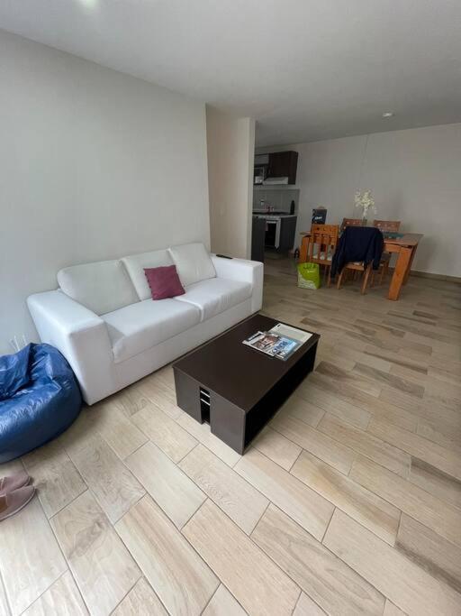 Apartamento Departamento Cerca Aeropuerto, Foro Gnp, Autodromo *