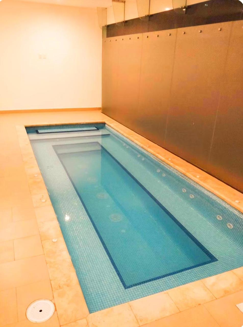 Modern Hi-rise Amazing Views, Pool & Hs Internet! *