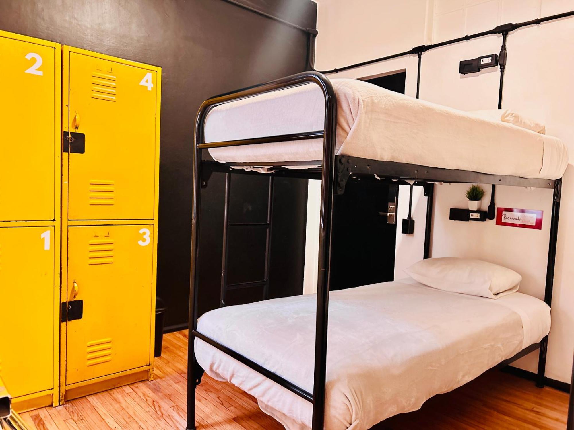 Hostal Mundo Joven Catedral México DF