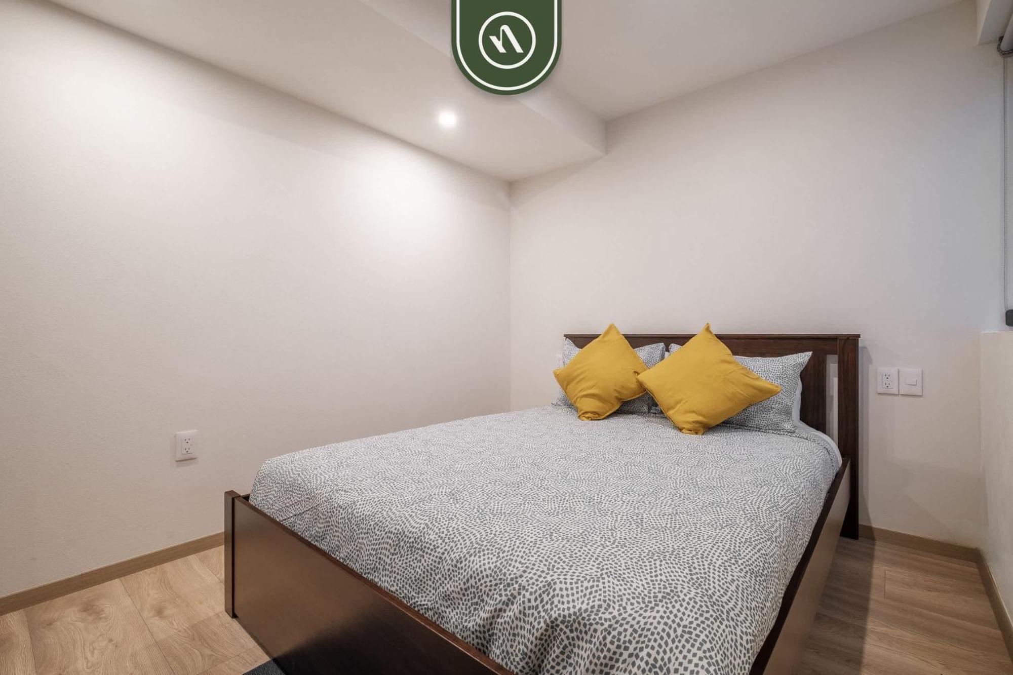 Amazing 2 Bedroom With Private Patio In Reforma Apartment *
