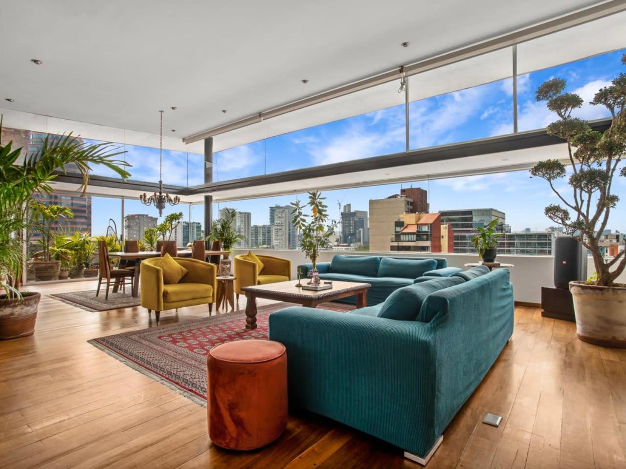 High End Penthouse High Ceilings View *