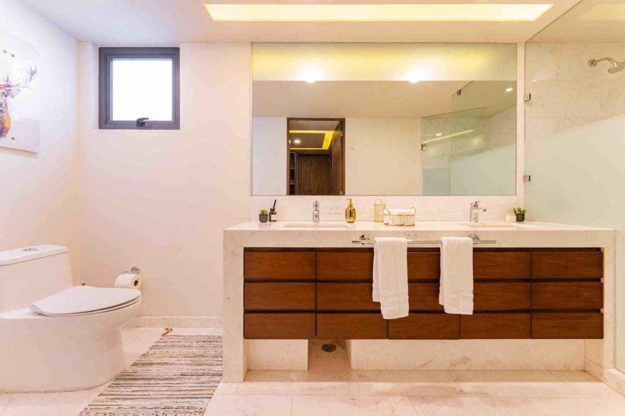 Stylish 3-level Penthouse With Private Rooftop Сasa de vacaciones *