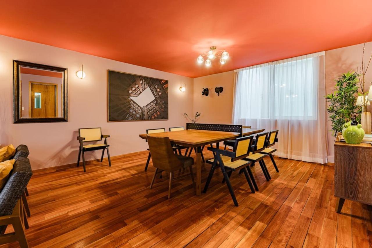 Сasa de vacaciones Stylish Getaway With Patio, Near Attractions *
