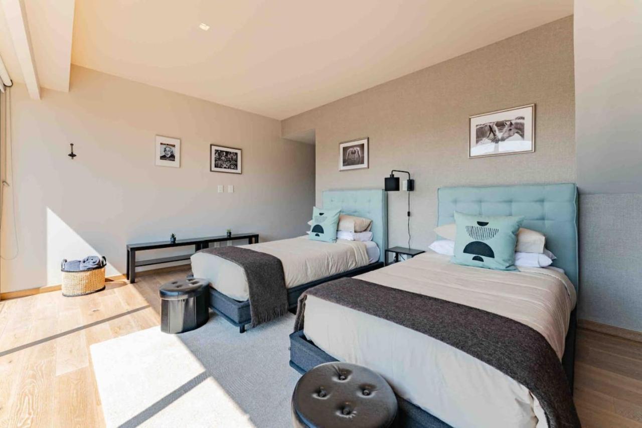 Stylish 3-level Penthouse With Private Rooftop Сasa de vacaciones *