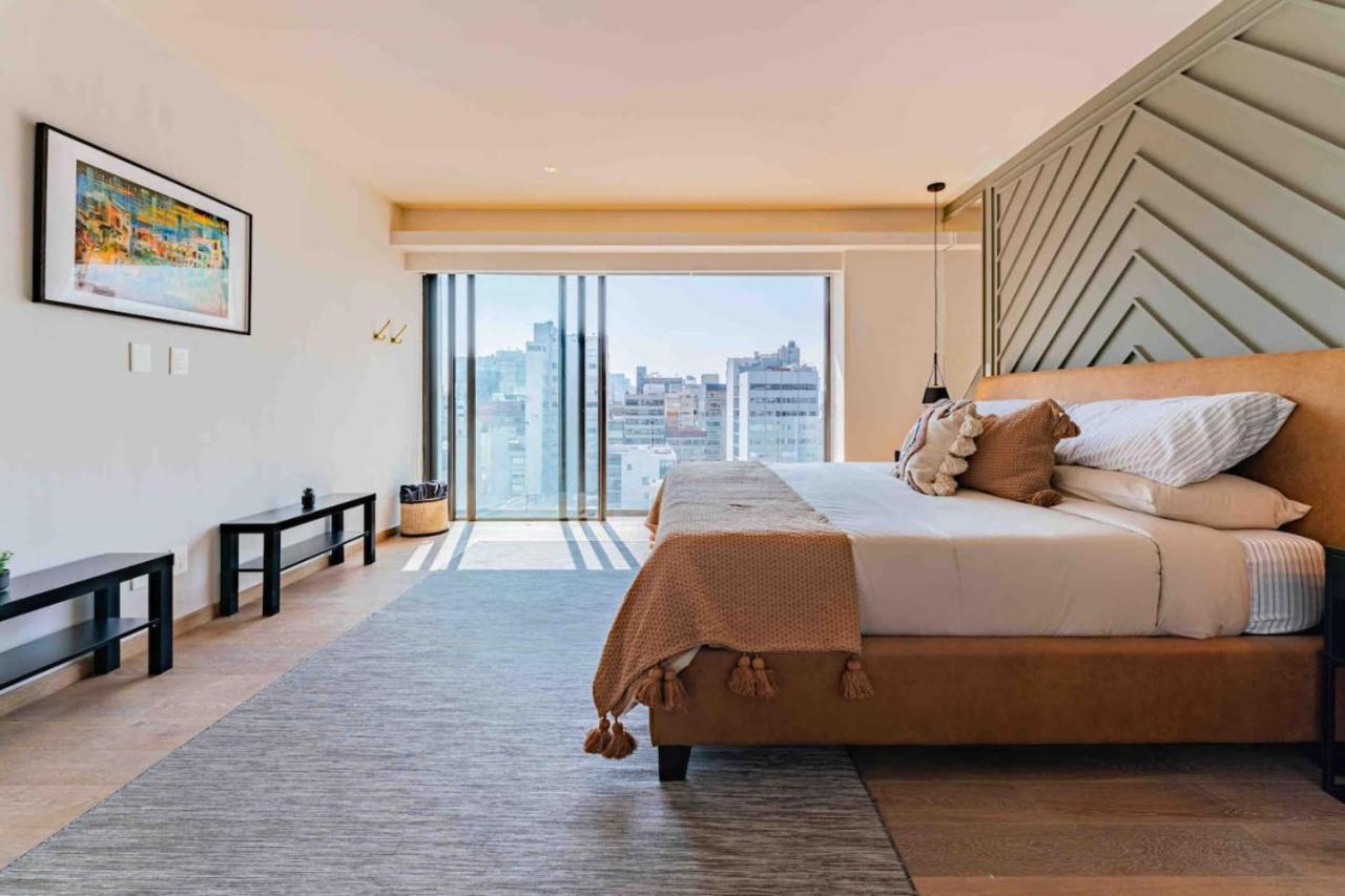 Stylish 3-level Penthouse With Private Rooftop *