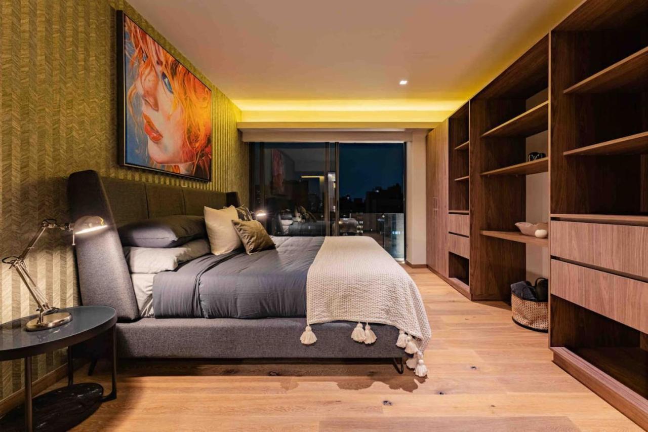 Stylish 3-level Penthouse With Private Rooftop *