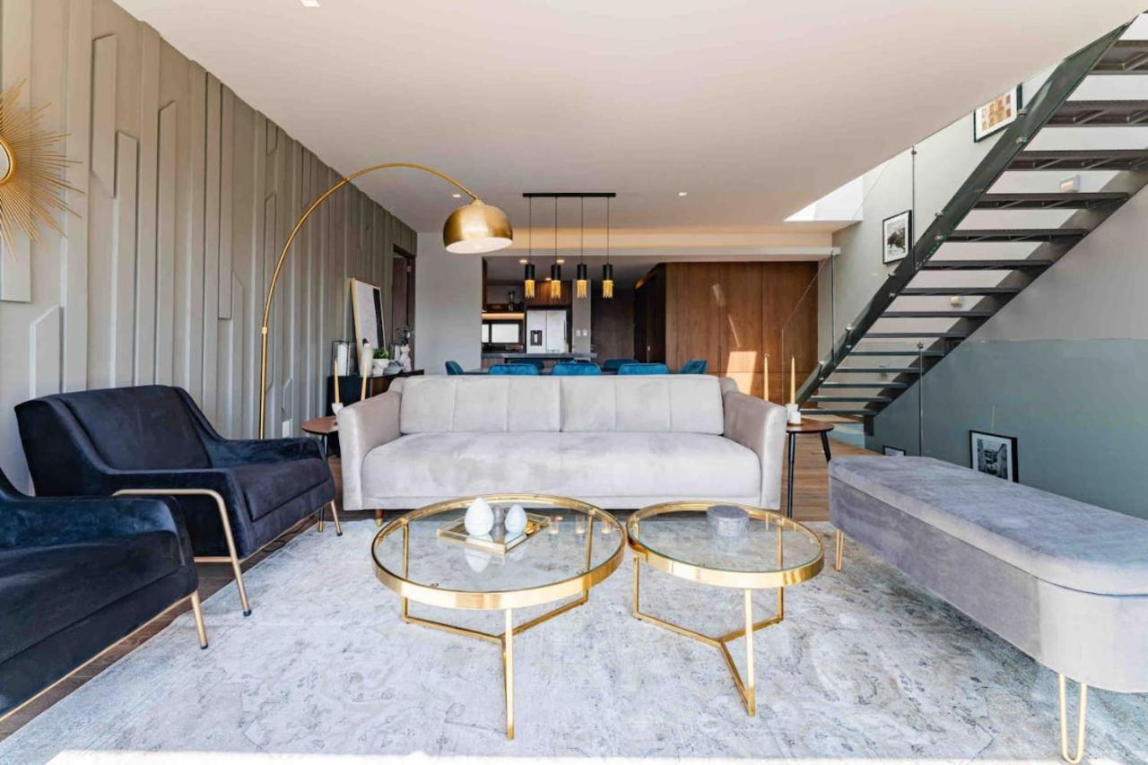 Stylish 3-level Penthouse With Private Rooftop Сasa de vacaciones *