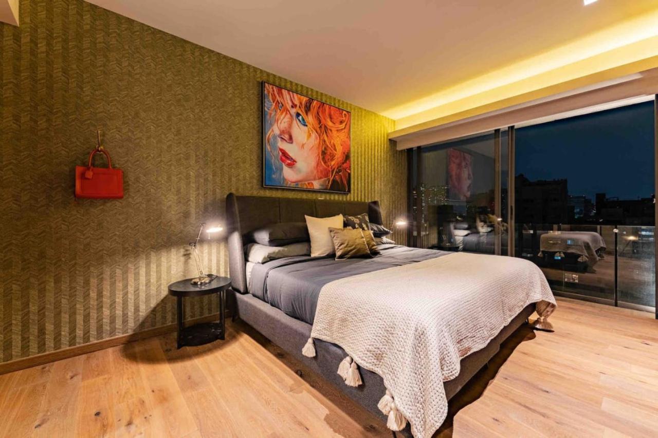 Stylish 3-level Penthouse With Private Rooftop Holiday home