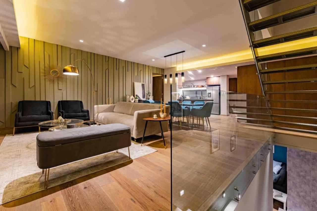 Stylish 3-level Penthouse With Private Rooftop Mexico City
