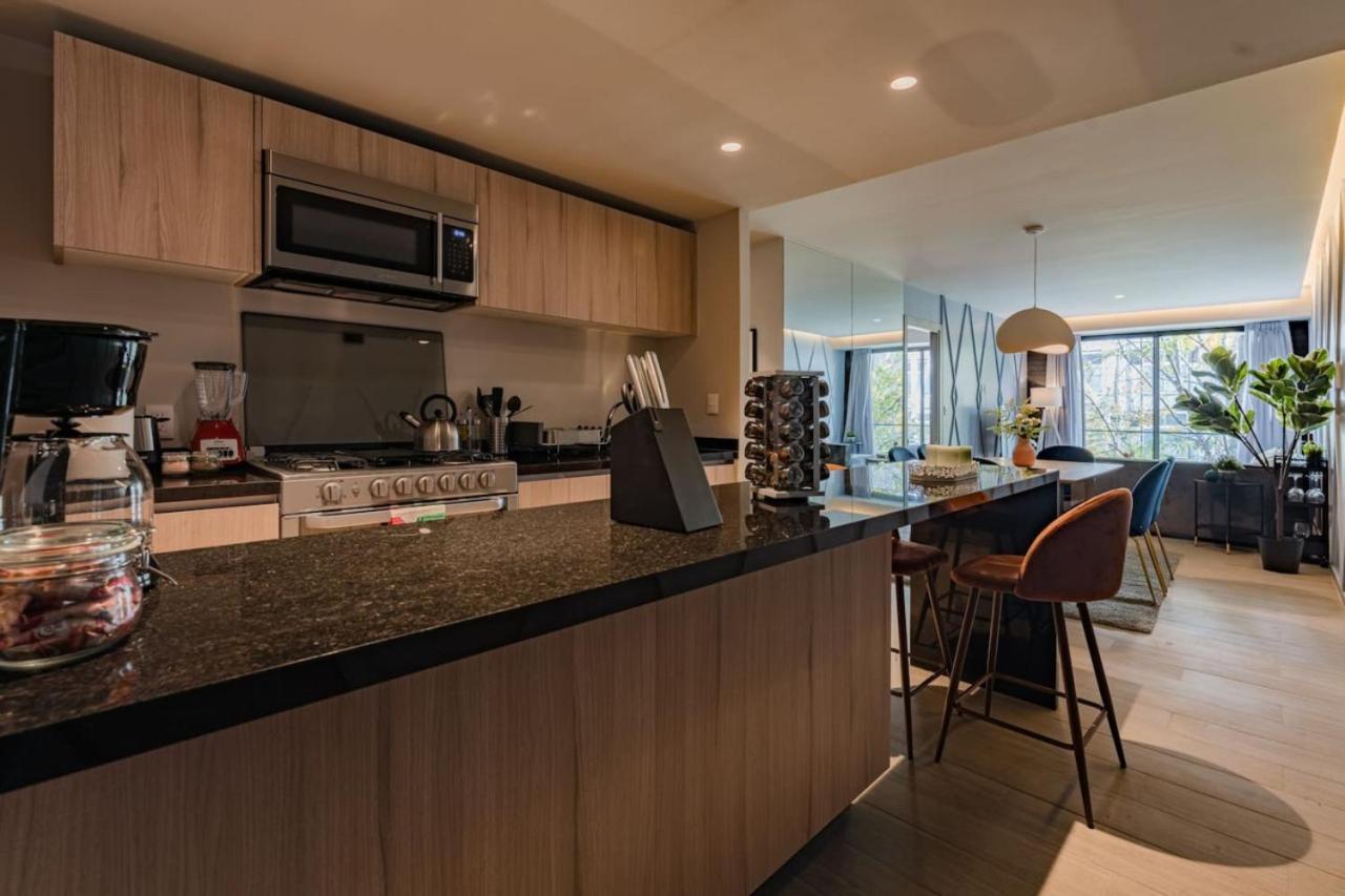 Elegant With Balcony And Views Apartamento