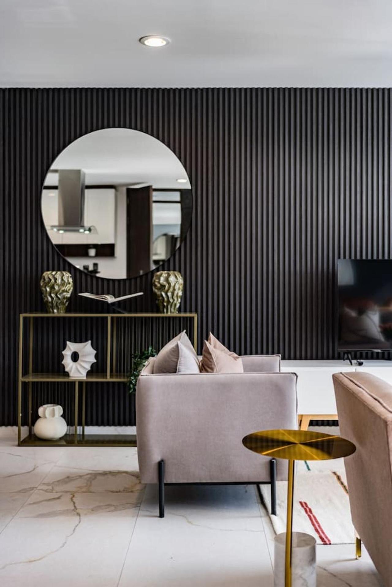 Two Luxurious With Private Balconies Apartamento