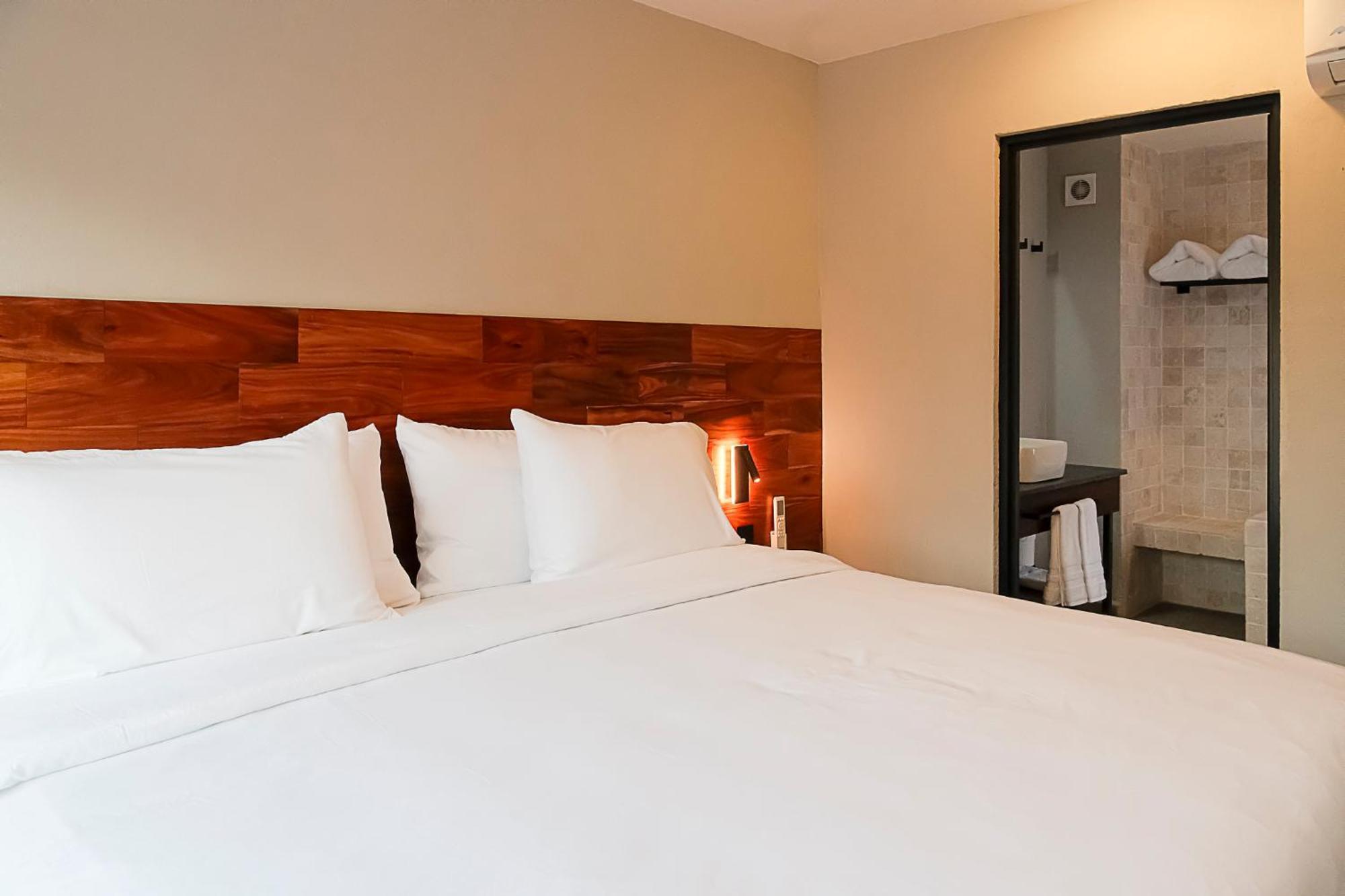 Casa Serenos Hotel 3*