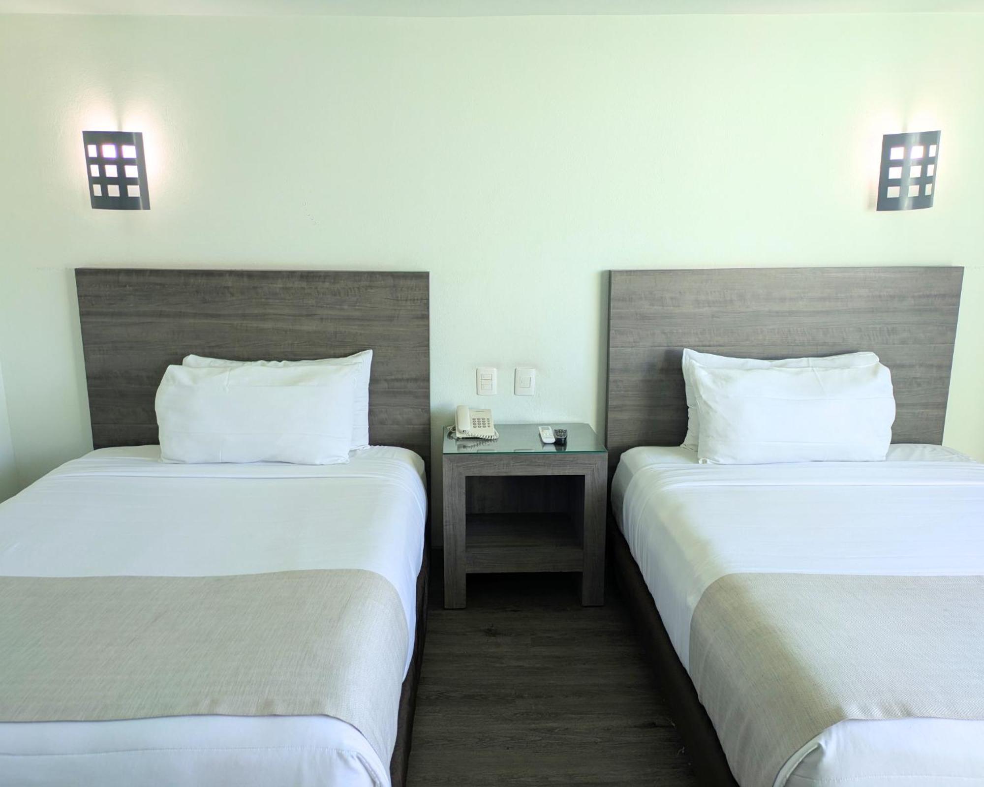 Hotel We Aeropuerto