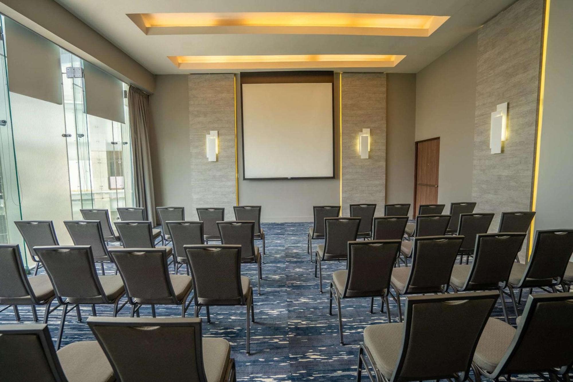 Hilton Garden Santa Fe Hotel Mexico City