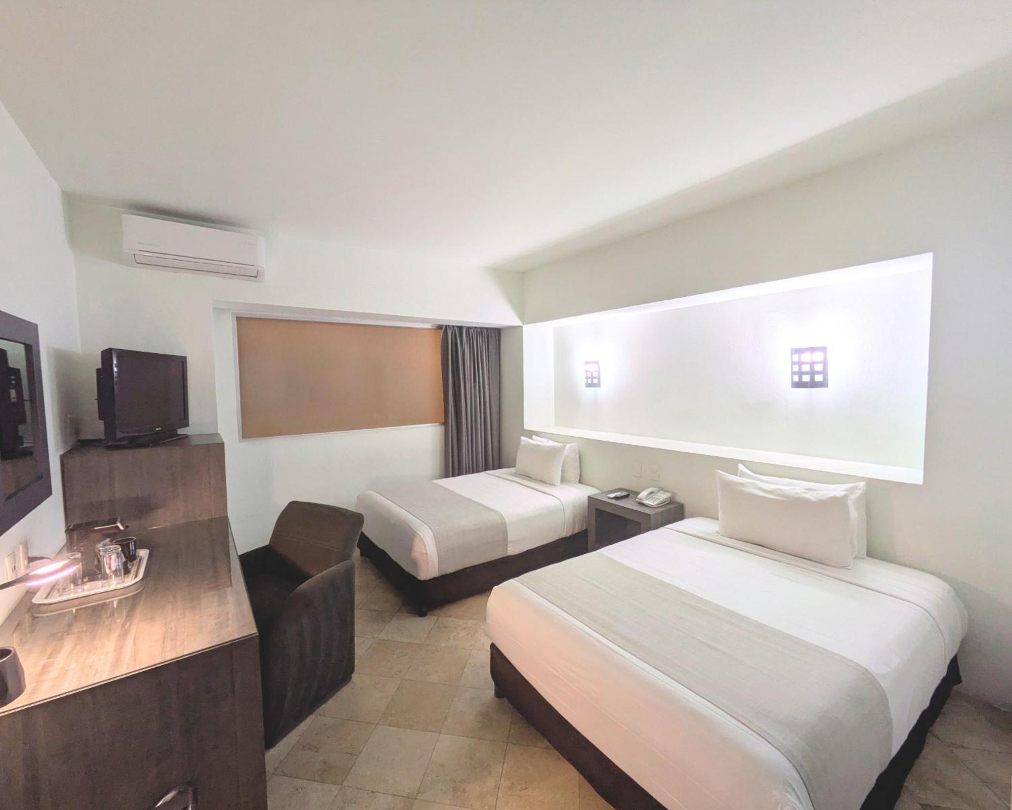 We Aeropuerto Hotel