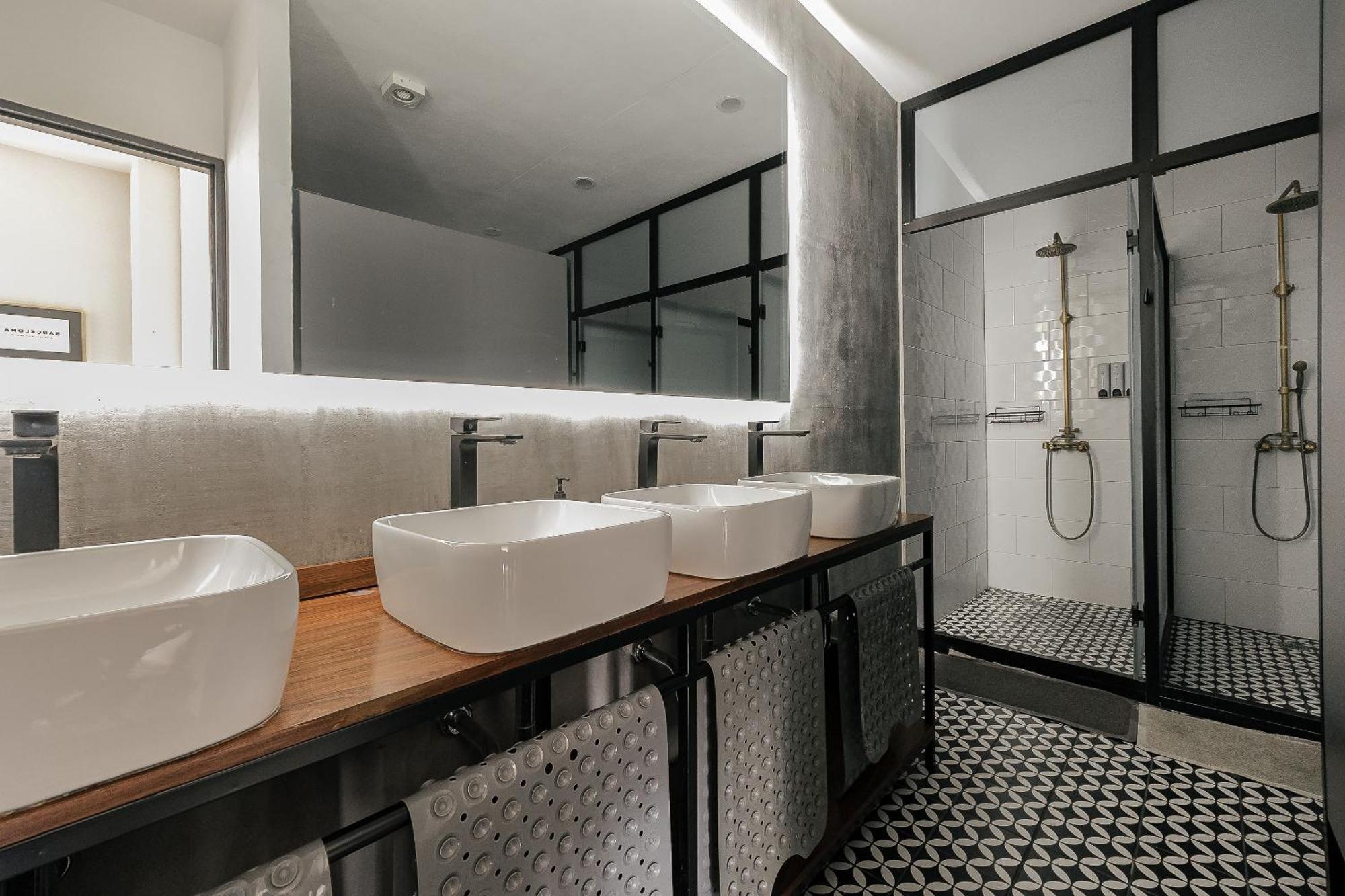 Mixed Hostal